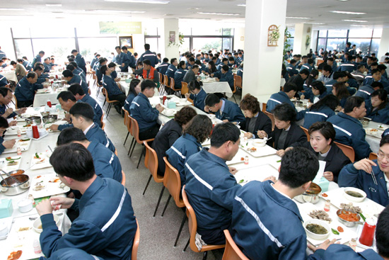 연간 쌀 2만가마·닭 25만마리 소비